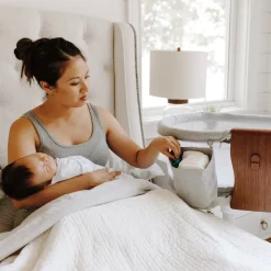 BassiNest® Luxe Swivel Sleeper Bassinet