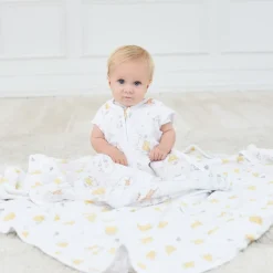 Disney™ Winnie the Pooh essentials cotton muslin dream blanket