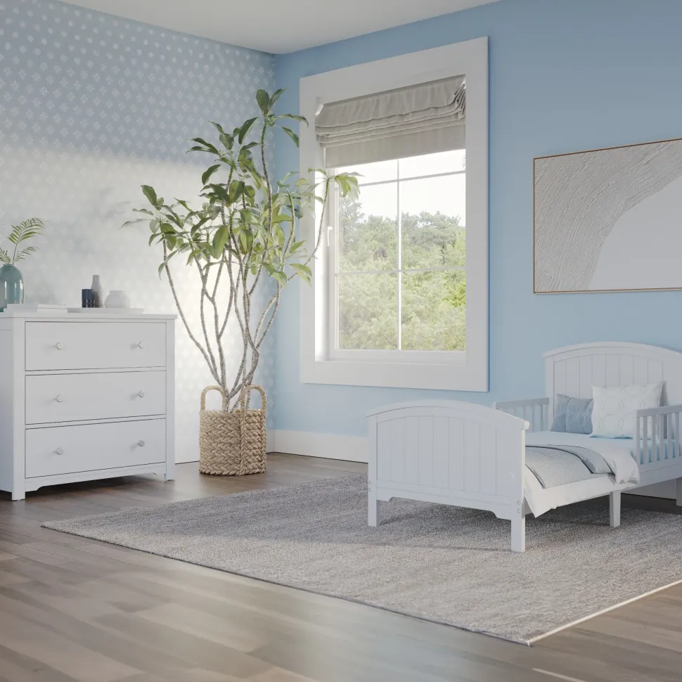 Hampton Toddler Bed, Matte White